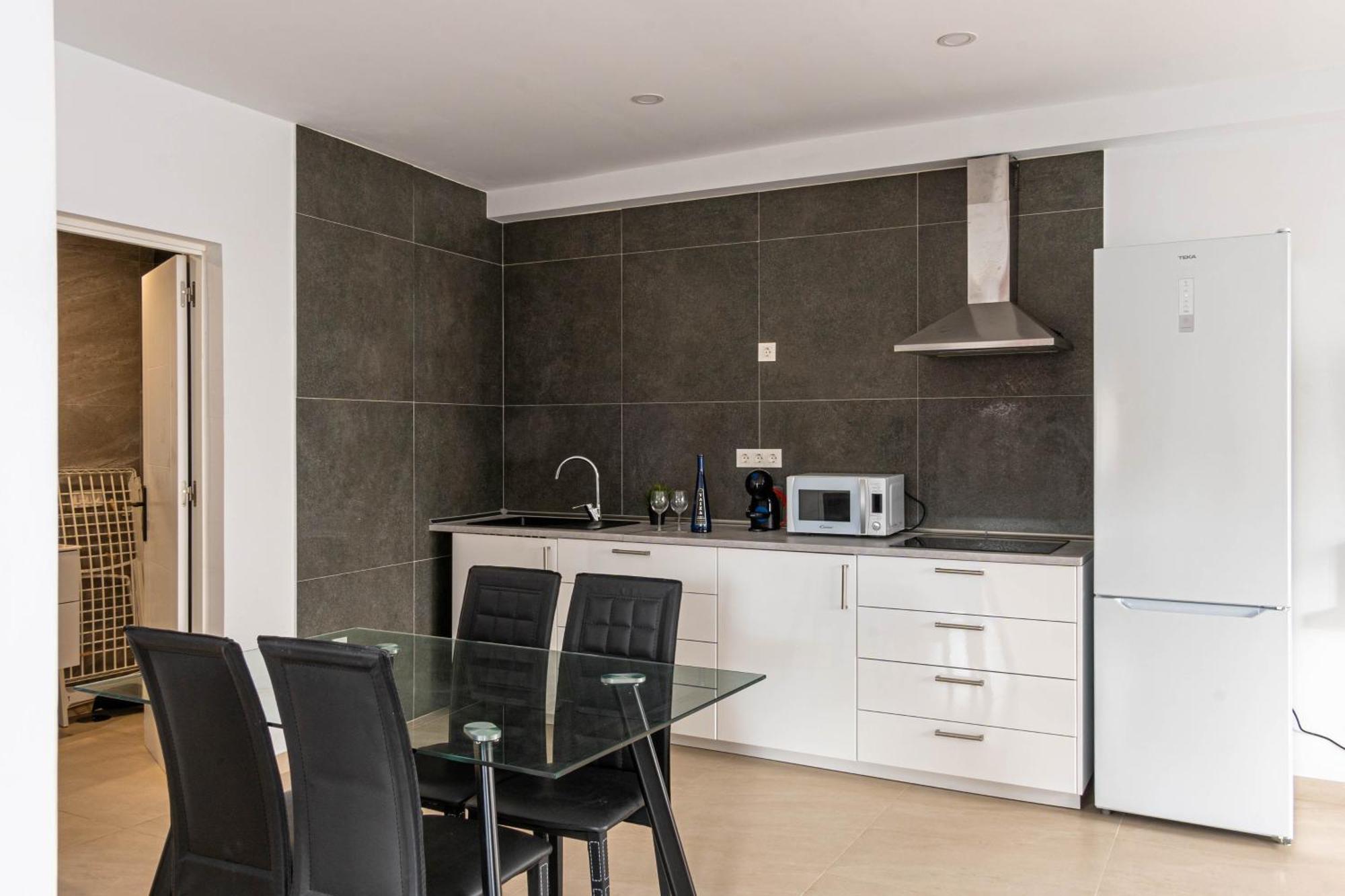 Kiposhi Beach Apartments Punta Mujeres Haria Exterior photo